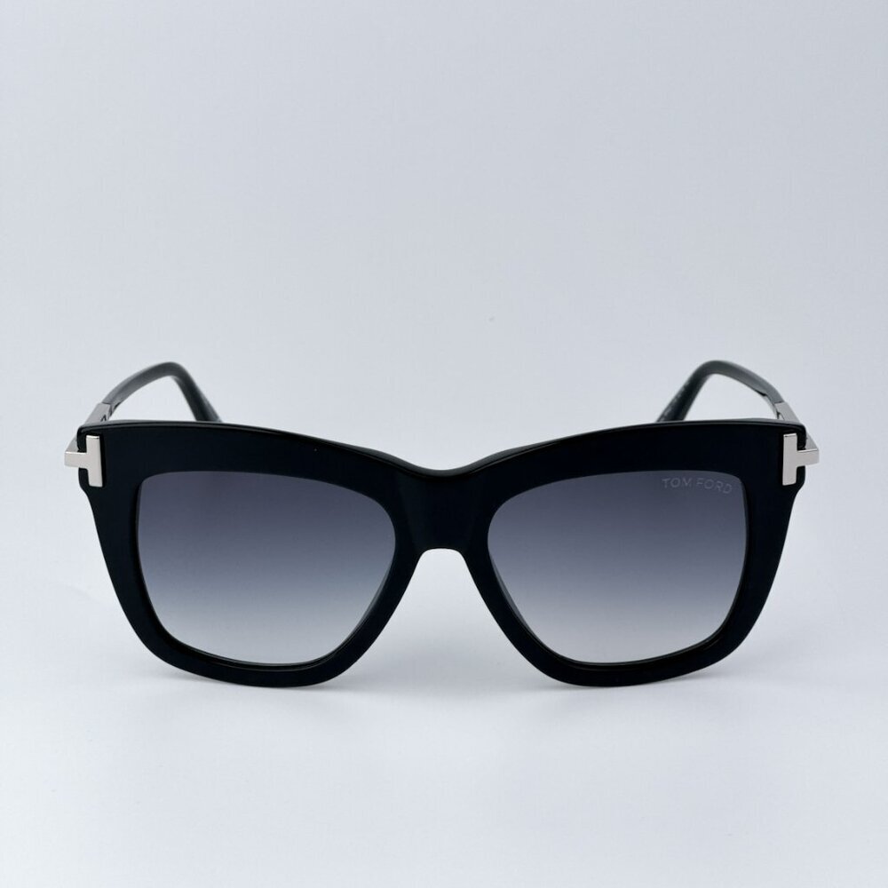 Tom Ford Women Black Smoke Butterfly BRAND NEW Sunglasses DASHA FT0822/S 01B